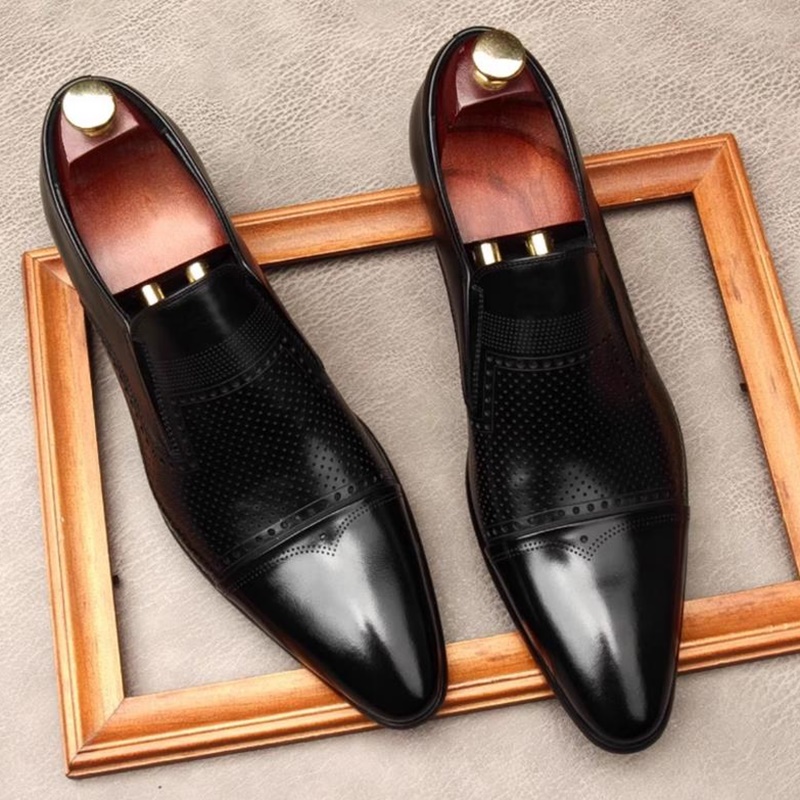 Men'S Shoes Size 43 In Us - ビジネスフォーマル革靴男性用本革三連彫刻ポインテッドトゥドレスシューズ英国風中空サンダル