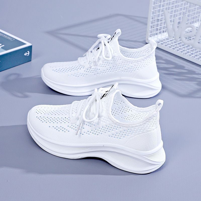 夏用中空メッシュレディーススニーカー、通気性のあるフライウー - Mesh Trainer Breathable のレビューと価格