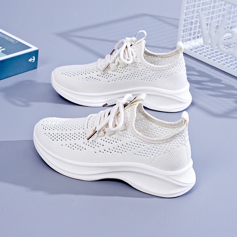 夏用中空メッシュレディーススニーカー、通気性のあるフライウー - Mesh Trainer Breathable のレビューと価格
