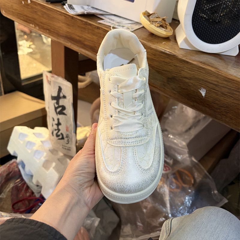 ドイツトレーナースニーカー女性レトロホワイトシューズレースリ - Mesh Trainer Breathable のレビューと価格